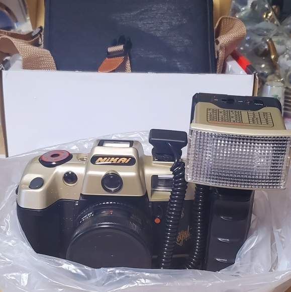 Nikai NK 2121 35MM Camera With Telescopic Flash Self-Timer Great Camera NEW - Picture 8 of 9